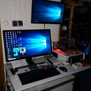 Neuer Arbeitsplatz mit I7 Rechner auf Benchtable